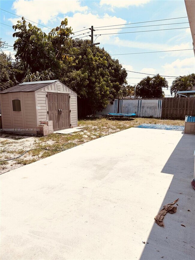 Building Photo - 8761 NW 12th St