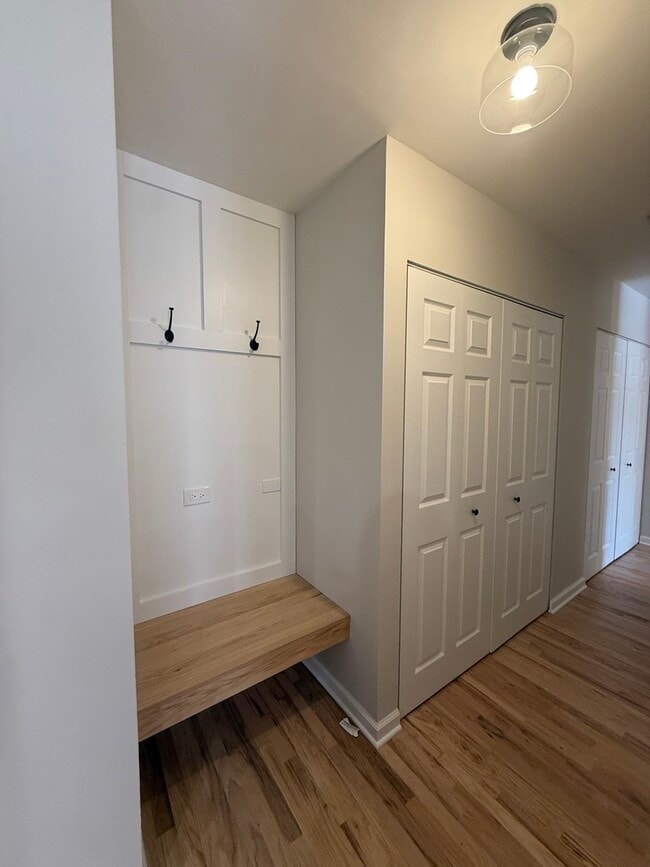 Building Photo - 2411 N Kennicott Dr