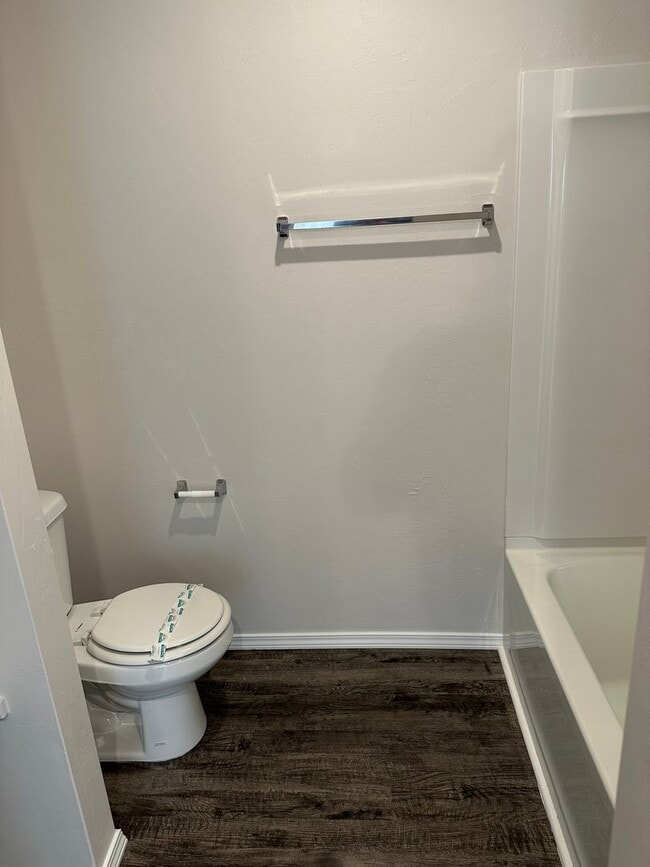 Building Photo - Pre-Leasing Now | Spacious 3 Bedroom, 2 Bathroom Home in Saratoga