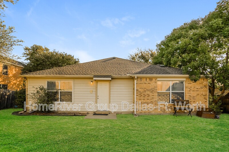 Building Photo - 1611 Waters Edge Dr