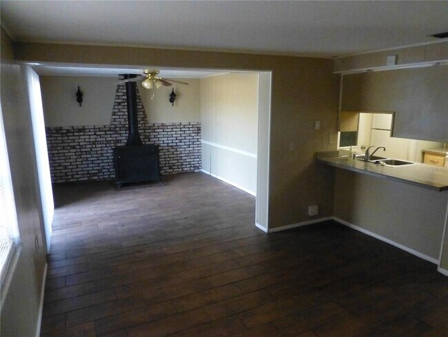 Building Photo - 6815 Alta Vista St