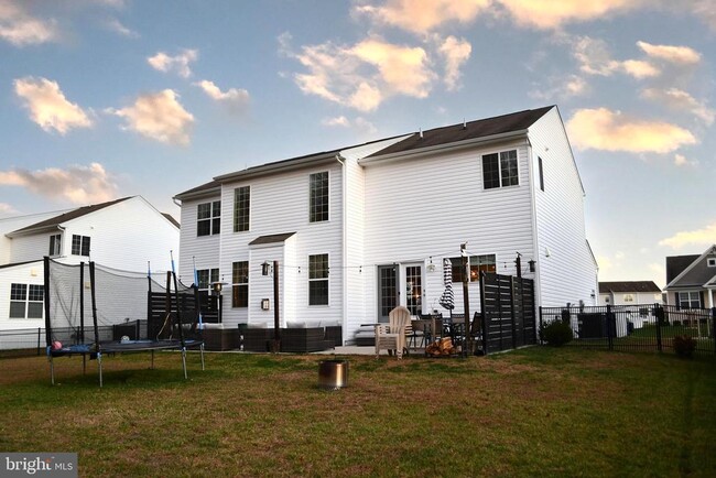 Building Photo - 848 Chestnut Ridge Dr