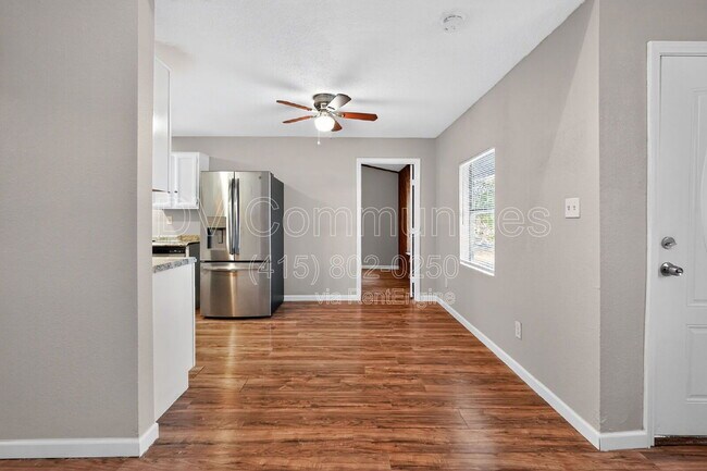 Building Photo - 24415 Lightwoods Dr