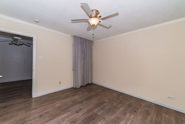 Building Photo - RENOVATED 2-BEDROOM TOWNHOME IN AHISD