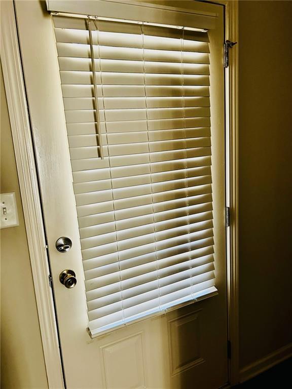 Building Photo - 306 Knelston Oak Dr NE