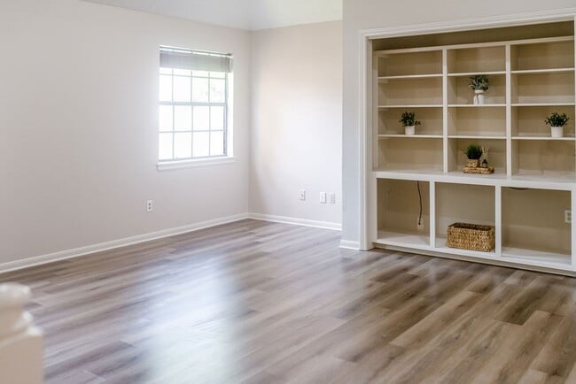 Building Photo - 18319 Arbor Terrace Dr
