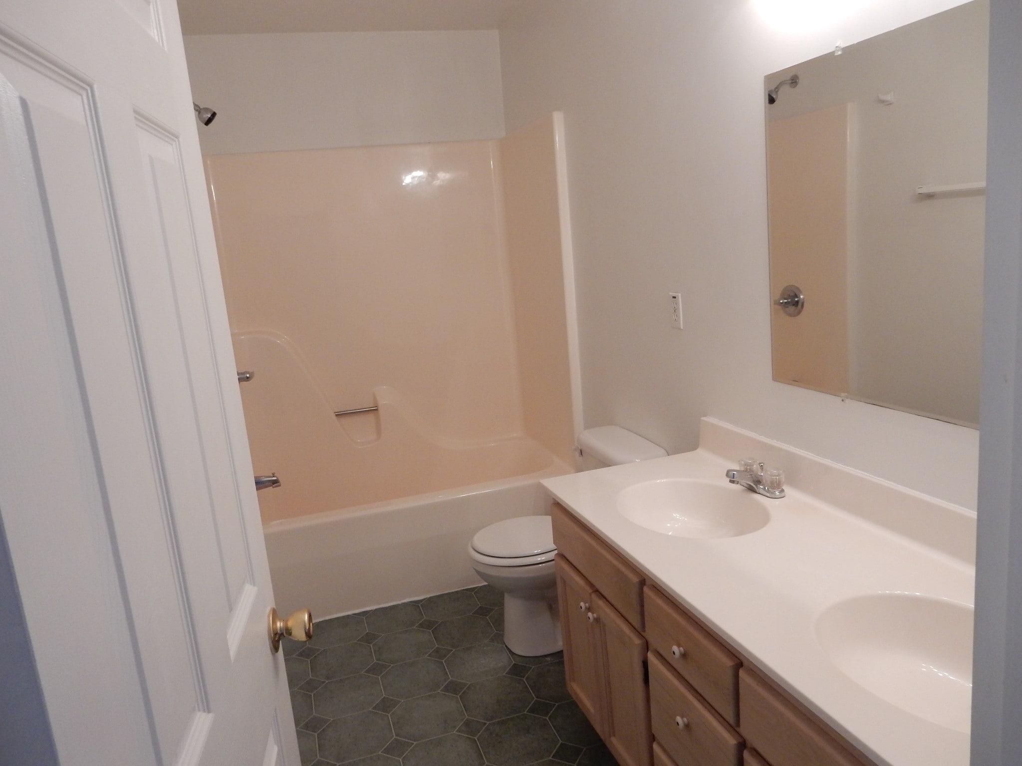 MASTER BATHROOM - 124 Forest Meadow Ln