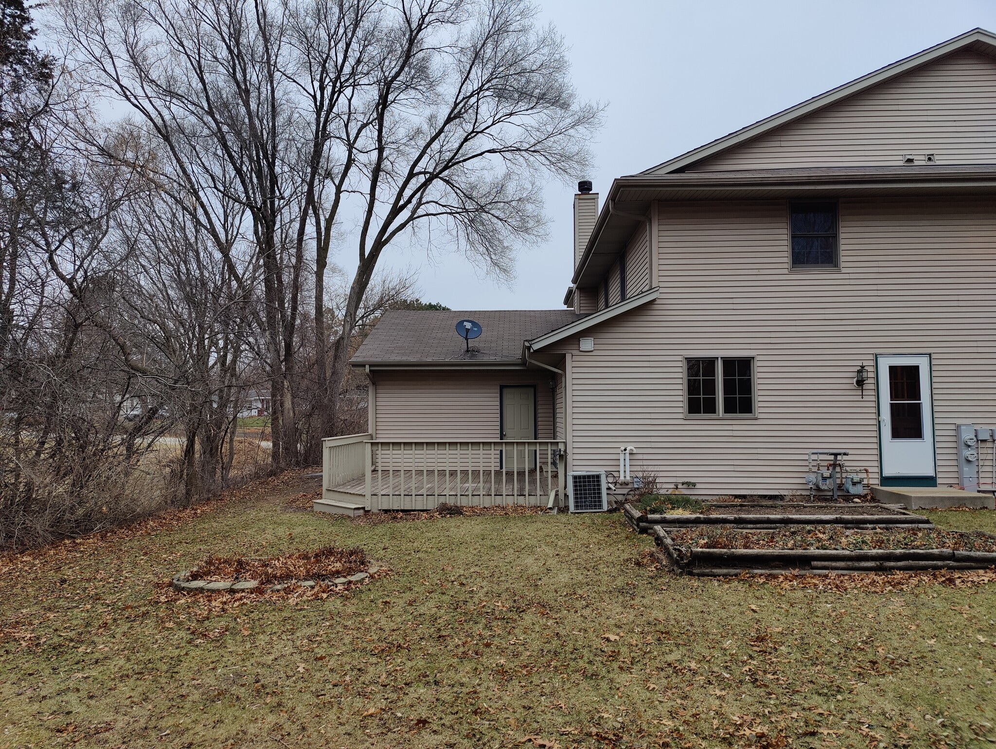 Backyard with Raised Gardens - 120 Hilly Oak Dr