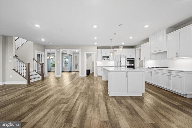 Building Photo - 7147 Starmount Ct