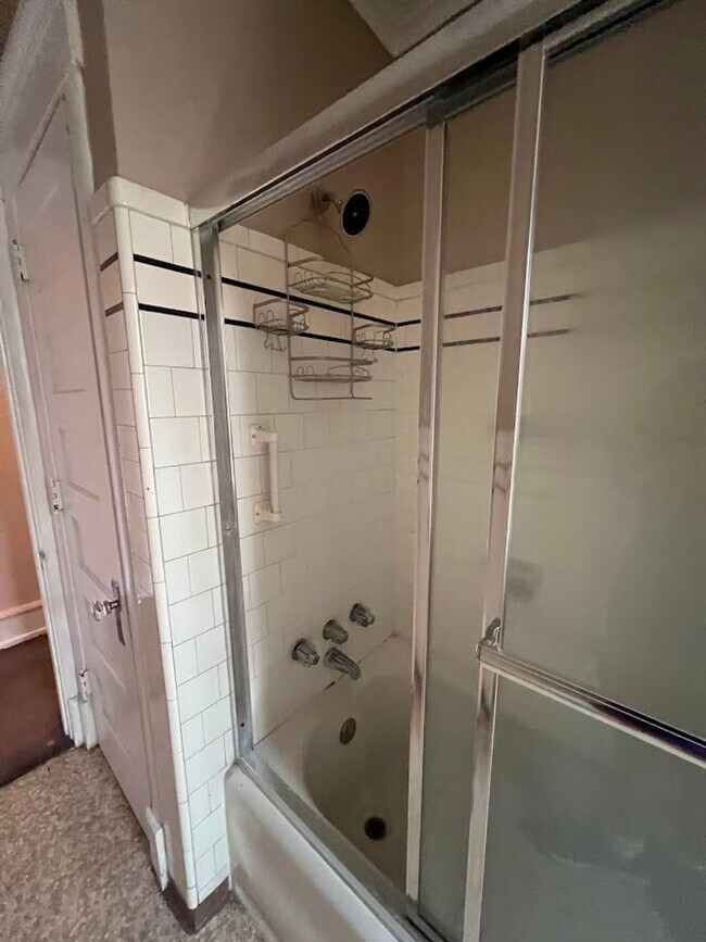 Building Photo - 1324 Perkiomen Ave