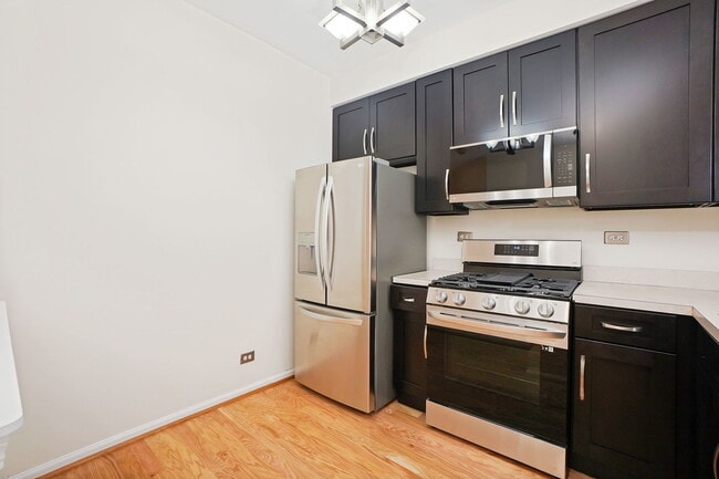 Building Photo - 3013 Kentshire Cir
