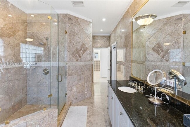 Building Photo - 1249 Biscaya Dr