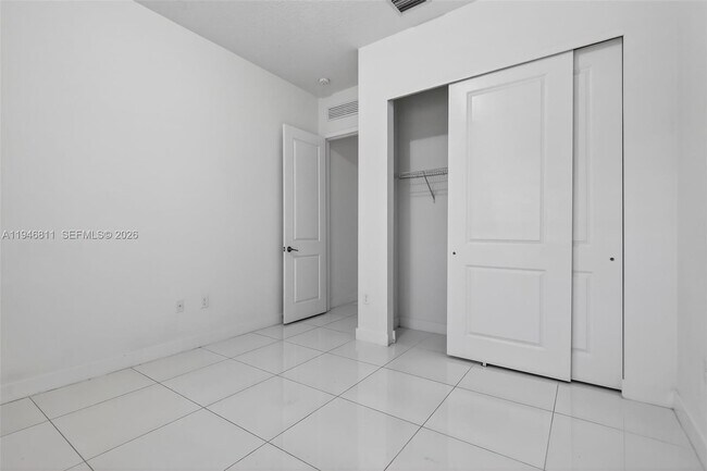 Building Photo - 4398 SW 173rd Ave