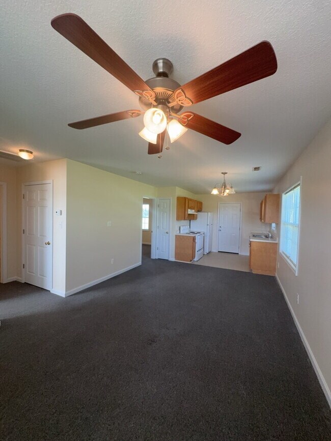 Building Photo - 204 Angus Ln