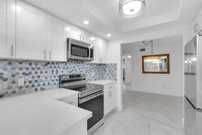 Building Photo - 11960 NE 19th Dr