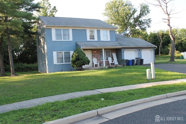 Building Photo - 39 Independence Ct