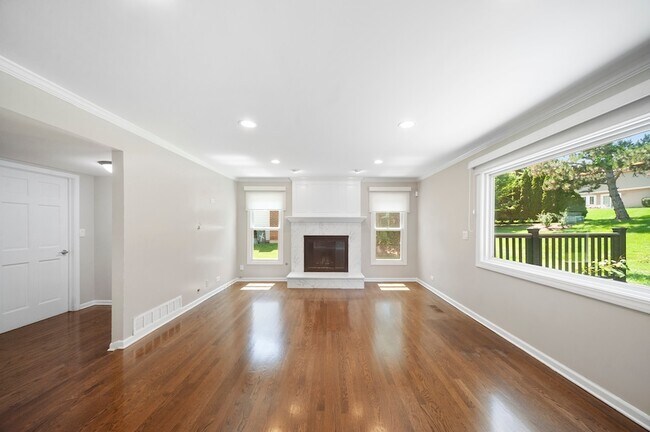 Building Photo - 310 Chesterfield Ln