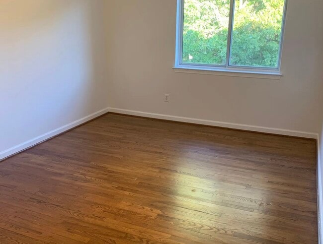 Building Photo - 1805 William St