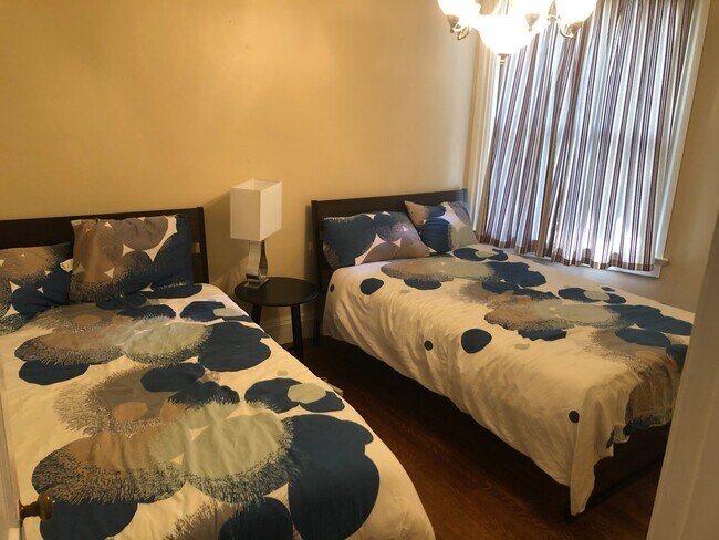 Building Photo - OPEN HOUSE WEDS 4/29 Spacious Cow Hollow 3 bedroom Condo w/remodeled kitchen, hardwood floors and...