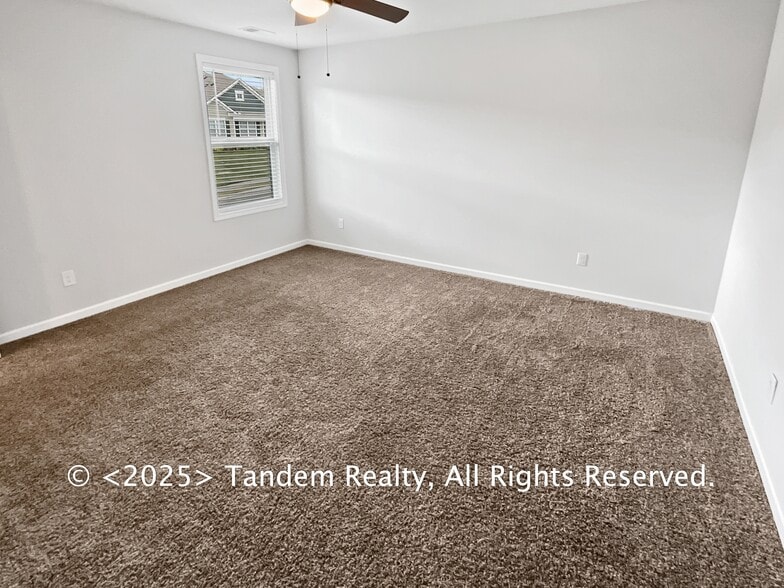 Building Photo - 8020 Forest Hills Dr