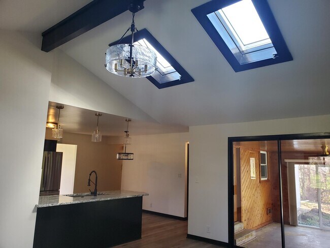 Building Photo - 18625 Lola Dr