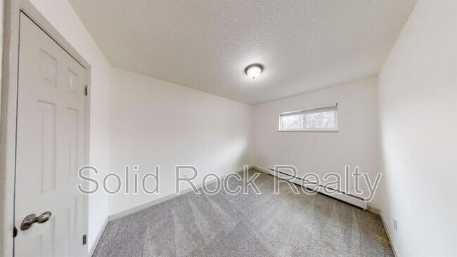 Building Photo - 1411 S Corona Ave