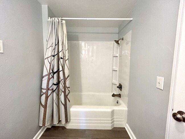 Building Photo - Spacious 4-Bedroom Home Near College Hill & Highland Park