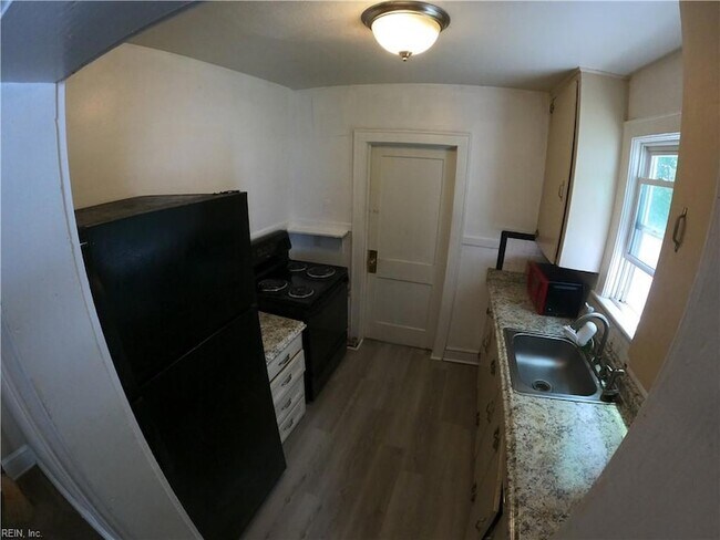 Building Photo - 5905 Hampton Blvd