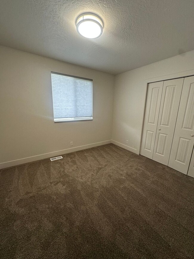 Building Photo - Beautiful home in Salt Lake!!