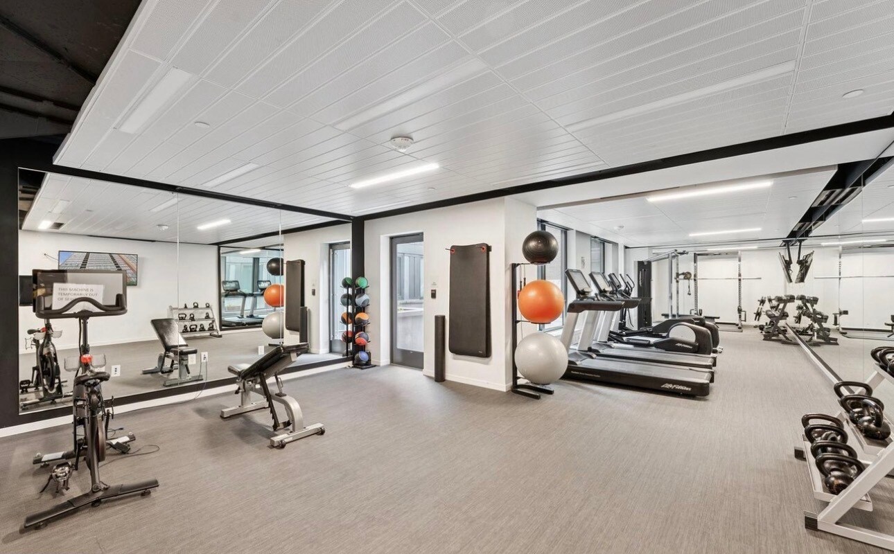 Building Photo - 1211 Van St SE