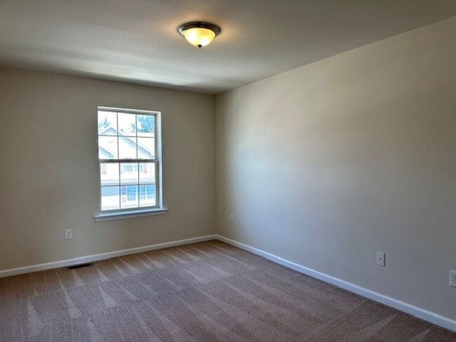 Building Photo - 6443 Creekbend Dr