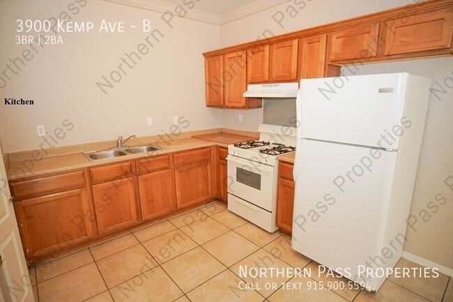 Building Photo - Nice 3 Bedroom Apartment with Refrigerated...