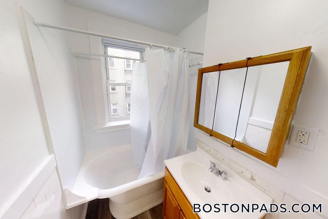 Building Photo - 1179 Boylston St