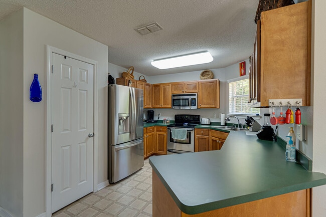 Building Photo - 412 Plate Dr