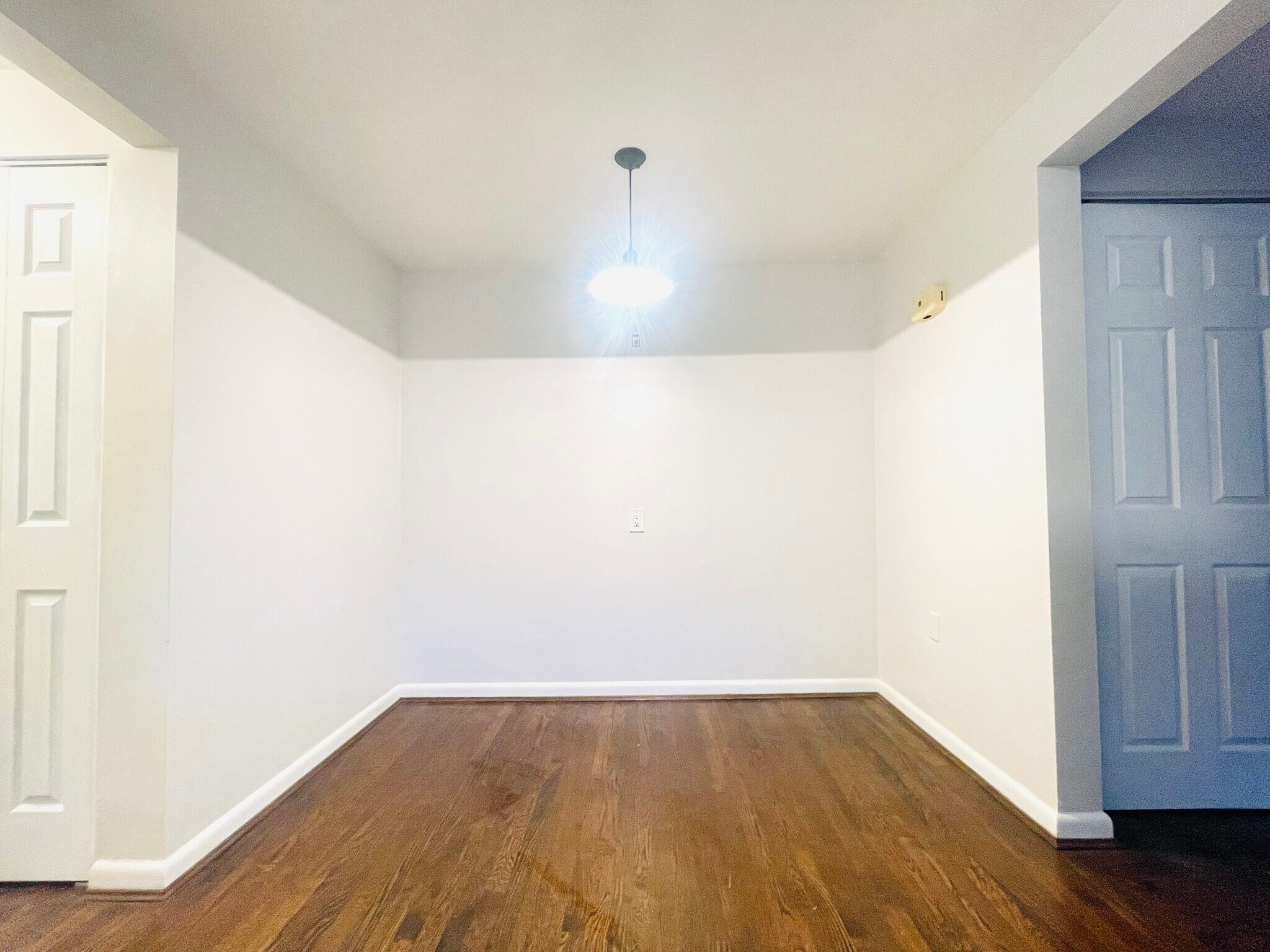 Kitchenette/Dining - 4191 Hoffman Ave