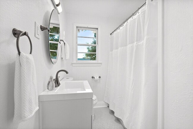 Building Photo - 116 San Marco Ave