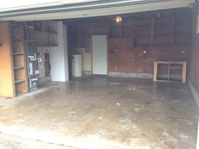 Building Photo - Great home in desirable Springfield!