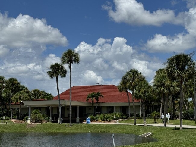 Building Photo - 925 W Sand Cay Ave