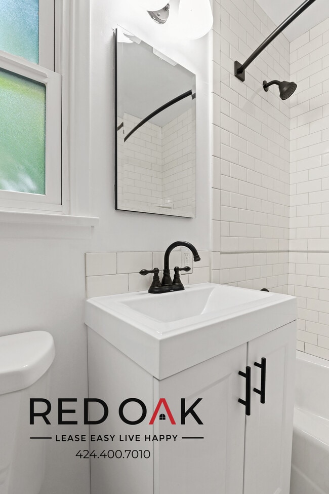 Building Photo - 2247 Merton Ave