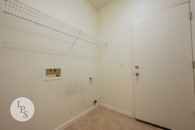Building Photo - Harlan Ranch Clovis Home, 3BR/2BA, Amazing Community - Lots of Amenities!