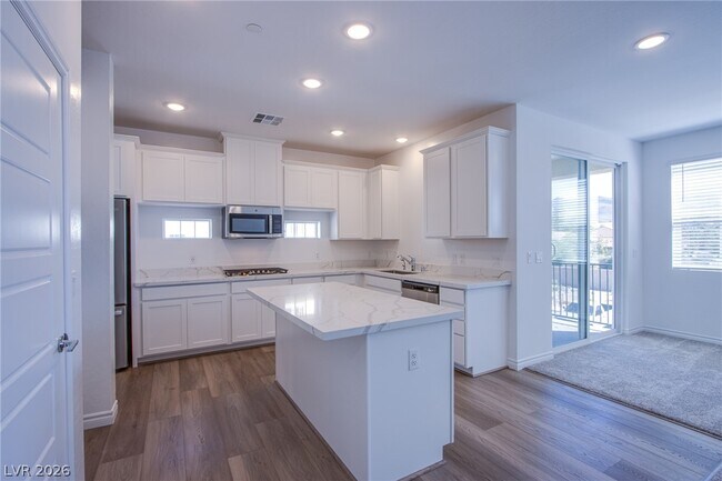 Building Photo - 2555 Hampton Rd