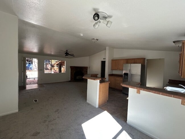 Building Photo - 3 Bedroom/2 bath in Sugarloaf