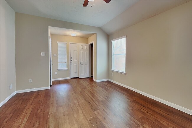 Building Photo - 21606 Nella Cir