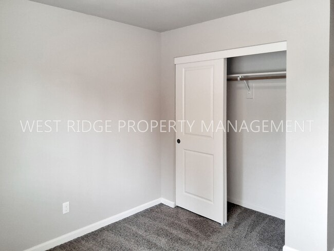 Building Photo - 5518 SE Pardee St