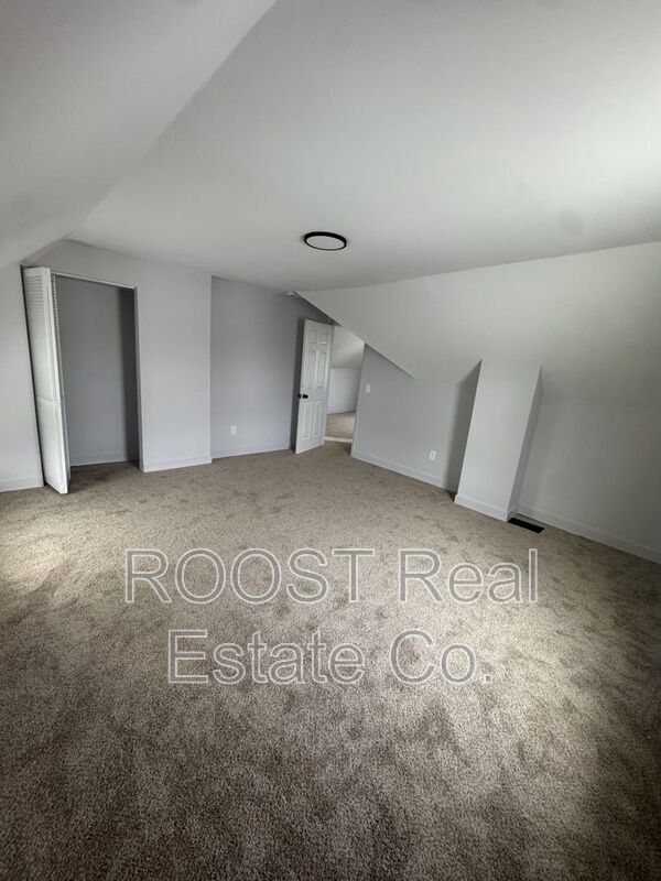 Building Photo - 908 John St