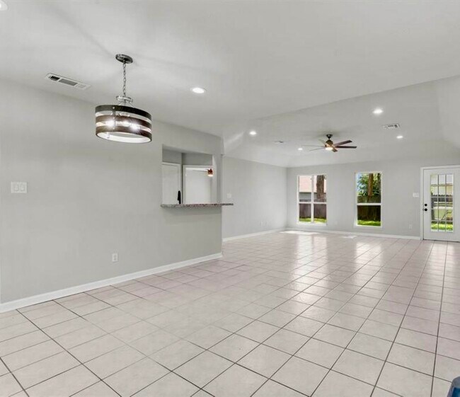 Building Photo - 11844 Oakridge Manor