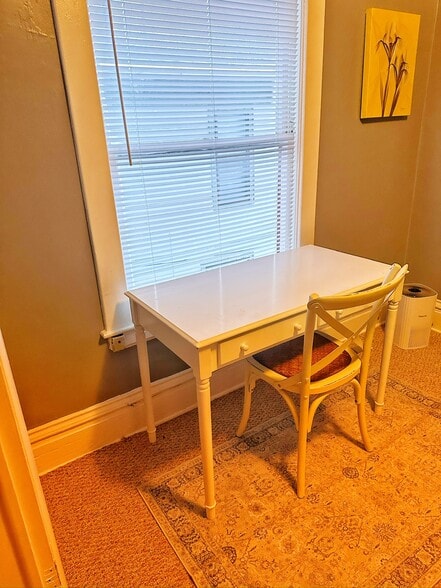 Building Photo - 807 W Vine St