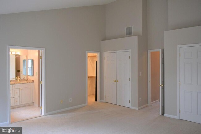 Building Photo - 8933 Royal Astor Way