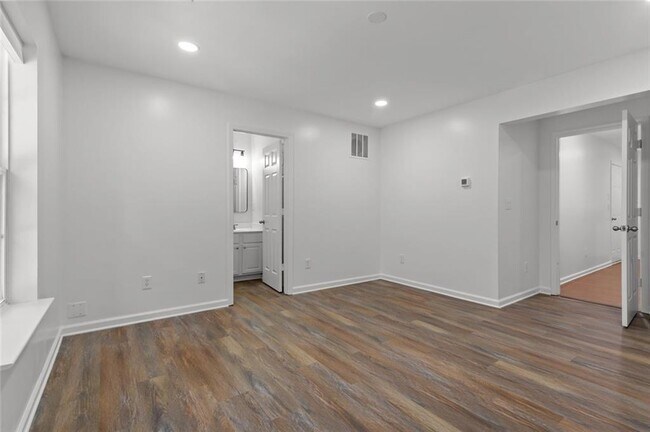 Building Photo - 2122 Meadow Peak Rd