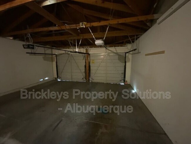 Building Photo - 2440 Algodones St NE
